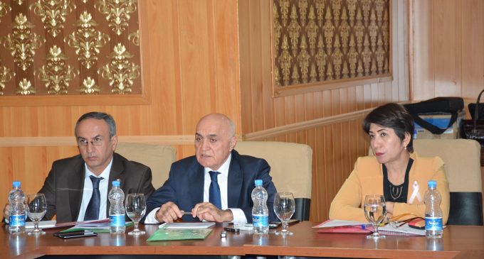 Семинари «Пешгирии бемории саратони ғадуди ширӣ» миёни кормандони ВАО