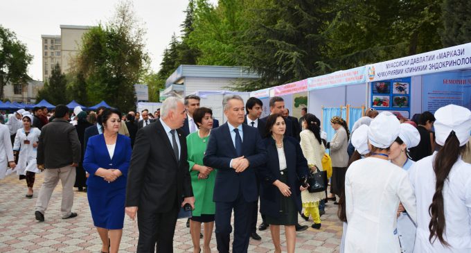 Таҷлили «Рӯзи умумиҷаҳонии саломатӣ» зери шиори  «Фарогирии аҳолӣ ба хизматрасонии тиббӣ»