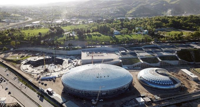 Шиносоии Пешвои миллат Эмомалӣ Раҳмон бо рафти корҳои сохтмонии Маҷмааи универсалии варзишӣ дар шаҳри Душанбе