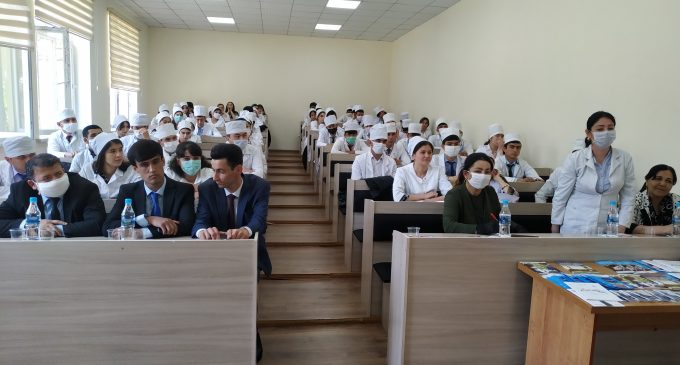 БАРРАСИИ МАВЗӮЪҲОИ COVID-19 ВА БЕМОРИИ СИЛ МИЁНИ ДОНИШҶӮЁН