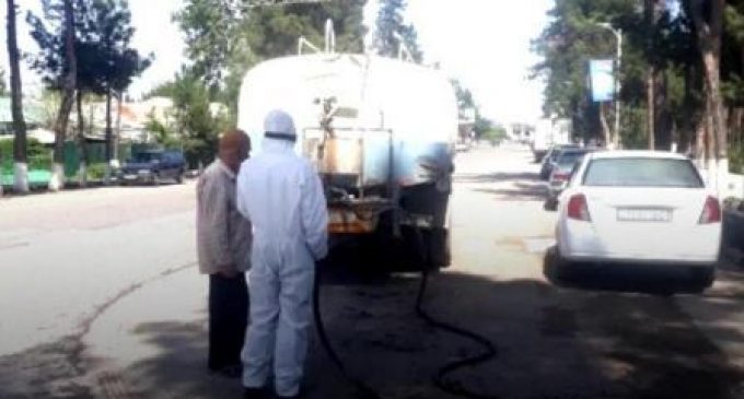 COVID-19. Дар роҳҳои мошингарди шаҳру ноҳияҳои вилояти Хатлон бо мақсади пешгирӣ аз сирояти коронавирус корҳои дезинфексионӣ анҷом дода мешаванд