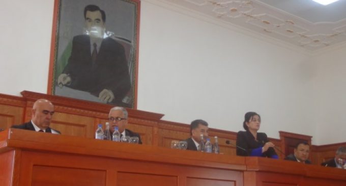 Фаъолияти «Маркази воридкунии маълумот ба махзани ягонаи электронии маъюбон» дар вилояти Хатлон баррасӣ гардид