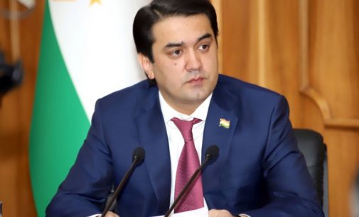 Изҳори сипосу миннатдории Рустами Эмомалӣ ба кормандони соҳаи тандурустӣ