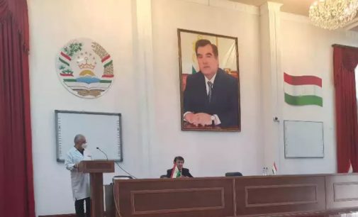 Масъалаи назорати тақсимоти маводҳои доруворӣ баррасӣ гардид