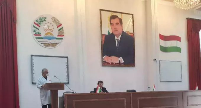 Масъалаи назорати тақсимоти маводҳои доруворӣ баррасӣ гардид