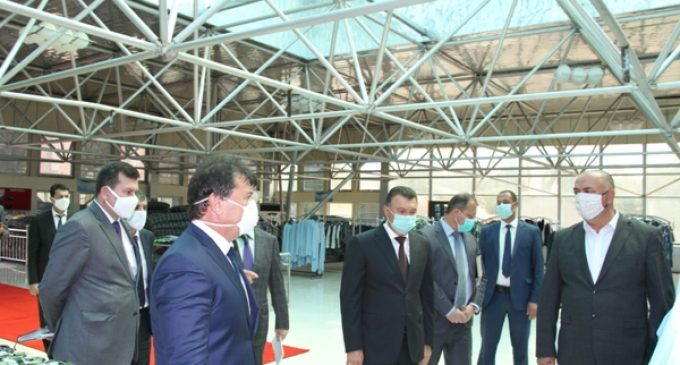 COVID-19. Премьер-министр Республики Таджикистан Кохир Расулзода ознакомился с деятельностью производственных предприятий и цехов города Душанбе