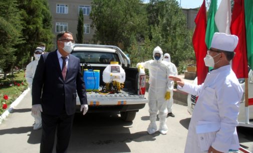 Мулоқоти Раиси вилоят бо табибони беморхонаи марказии шаҳри Исфара