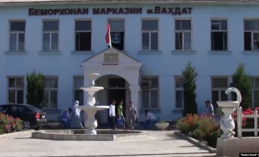 Ҷамолиддин Абдуллозода бо фаъолияти муассисаҳои тандурустии шаҳри Ваҳдат шинос шуд