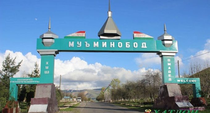 Кумакҳои тиббӣ ва ғизоӣ ба беморхонаи марказӣ ва табибони Муъминобод