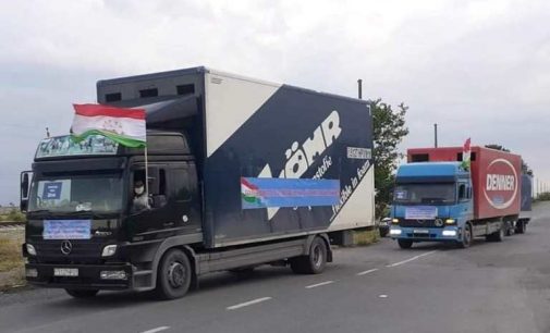 БӮСТОН: Тақдими туҳфаҳои Пешвои миллат ба табибону беморон