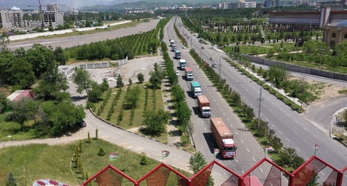 ПАЙРАВӢ БА ТАШАББУСИ БАШАРДӮСТОНАИ ПЕШВОИ МИЛЛАТ. Раиси шаҳри Душанбе ба 5 ҳазор оилаҳои эҳтиёҷманду камбизоат, маъюбон ва беморон кумаки моддӣ расониданд