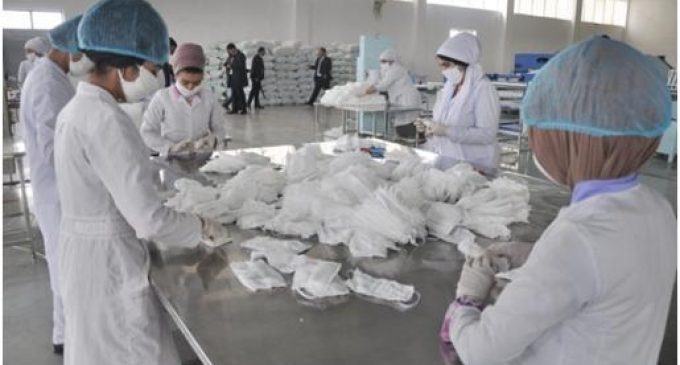 ҶДММ «Фарм-Текс»-и ноҳияи Данғара дар як рӯз то 15 ҳазор ниқобҳои тиббиро ба муассисаҳои гуногуни тиббии Тоҷикистон мерасонад