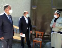 Раҷаббой Аҳмадзода оилаҳои аз бемории сироятӣ фавтидаро аёдат намуд