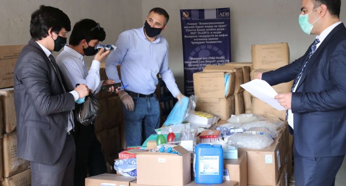 Кӯмаки Бонки Осиёгии Рушд барои пешгирӣ ва мубориза бо коронавирус