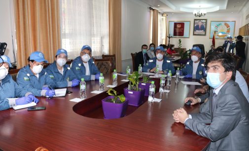 Табибони тоҷик роҳҳои пешгирӣ ва табобати коронавирусро меомӯзанд