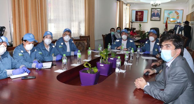 Табибони тоҷик роҳҳои пешгирӣ ва табобати коронавирусро меомӯзанд