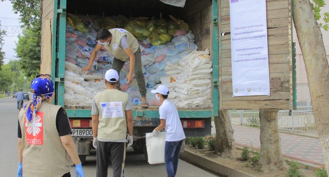 Каритас Олмон ба оилаҳои осебпазир кӯмак намуд
