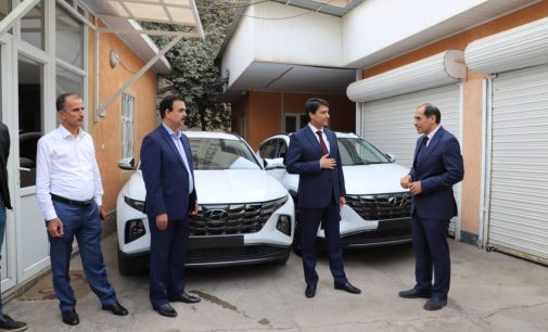 Тақдими ду мошини хизматӣ ба Хадамоти  назорати давлатии тандурустӣ ва ҳифзи иҷтимоии аҳолӣ