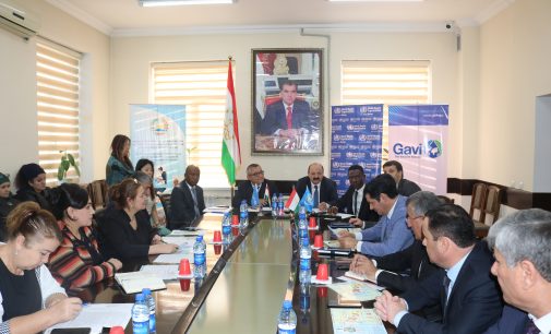 В Душанбе состоялся круглый стол по случаю иммунизации детей против пневмококковой инфекции