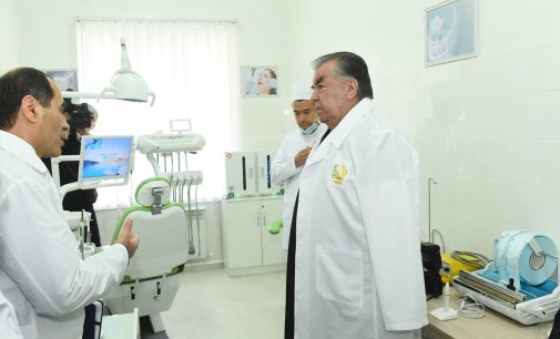 Президент страны Эмомали Рахмон в сельском джамоате имени Хайдара Усмонова Бободжон Гафуровского района сдал в эксплуатацию Центр здоровья