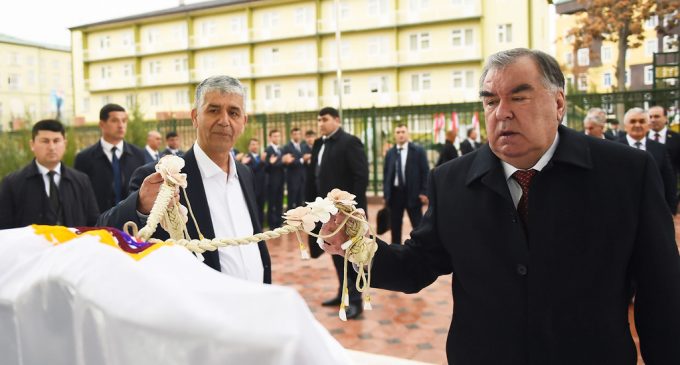 Лидер нации Эмомали Рахмон сдал в эксплуатацию дополнительный пятиэтажный учебный и лечебный корпус и общежитие для студентов негосударственного образовательного учреждения «Медико-социальный колледж города Бохтара»