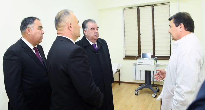 Глава государства Эмомали Рахмон в Гулистоне сдал в эксплуатацию дополнительное здание Лечебно-оздоровительного центра «Сохил»