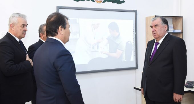 Лидер нации Эмомали Рахмон сдал в эксплуатацию негосударственное образовательное учреждение «Медико-социальный колледж Шахритусского района»