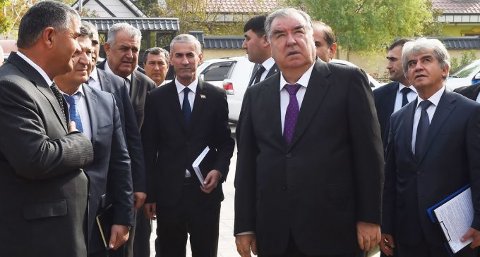 Глава государства Эмомали Рахмон открыл Лечебно-диагностическое учреждение «Оишаи Шахритус»