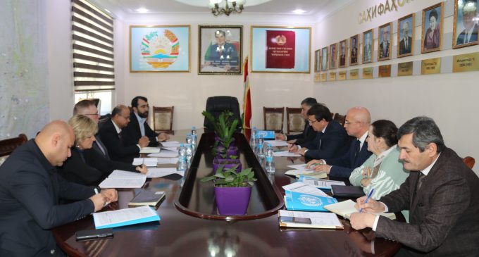 Встреча Джамолиддина Абдуллозода с международными экспертами  ВОЗ