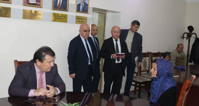 Суҳбати озоду ошкорои вазири тандурустӣ ва ҳифзи иҷтимоии аҳолии Ҷумҳурии Тоҷикистон Ҷамолиддин Абдуллозода бо шаҳрвандон