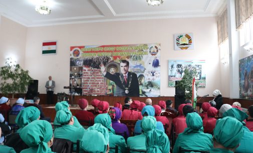 Рӯзи кормандони соҳаи ҳифзи иҷтимоии аҳолӣ дар Маркази миллии тавонбахшии кӯдакони маъюб “Чорбоғ”