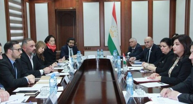 ЛОИҲАИ «МИЛЛАТИ СОЛИМ». Дар палатаи поёнии Парлумони Тоҷикистон бо ҳайати коршиносони Бонки ҷаҳонӣ мулоқот баргузор шуд