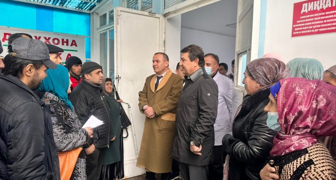 Боздиди Ҷамолиддин Абдуллозода аз Маркази тиббии Тоҷикистон “Шифобахш” ва суҳбати озоду ошкоро бо шаҳрвандон