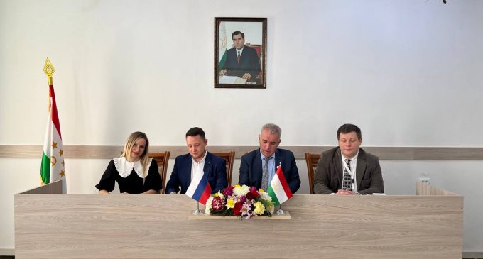 Созишномаи ҳамкорӣ байни Заводи протезию ортопедии Тоҷикистон ва ҶДММ “Моторика”-и Россия