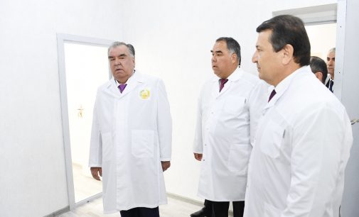 Ба истифода додани маркази ташхисию табобатии “Тибби Равшан” дар маркази деҳоти Овчиқалъачаи ноҳияи Бобоҷон Ғафуров