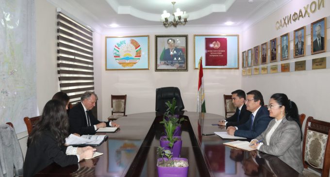 Вохурии Ҷамолиддин Абдуллозода бо намояндагони Бонки Олмонии Рушд