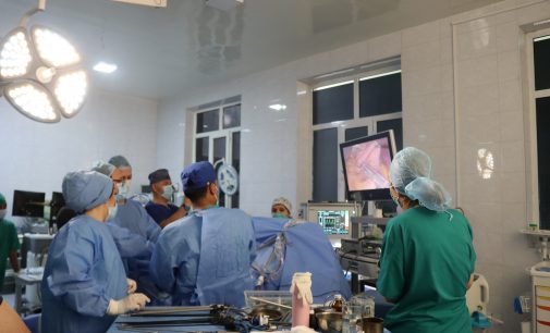 Табибони Тоҷикистон ва Туркия амалиёти буриши меъдаро бомуваффақият гузарониданд