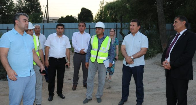 Боздиди Ҷамолиддин Абдуллозода аз рафти корҳои сохтмонии иншооти тандурустӣ дар ноҳияҳои Рашт ва Файзобод