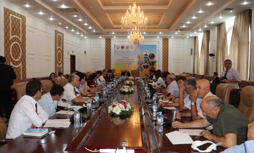 Доир ба татбиқи қонуни Ҷумҳурии Тоҷикистон “Дар бораи таъмини аҳолӣ бо маҳсулоти хӯроквории ғанигардонидашуда” мизи мудаввар баргузор гашт