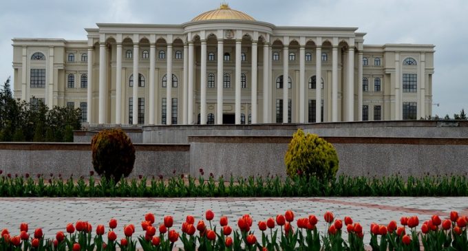 Пешвои миллат Эмомалӣ Раҳмон ба хонаводаҳои ҳалокшудагони садамаи нақлиётии шаҳри Кӯлоб изҳори ҳамдардии амиқ намуданд