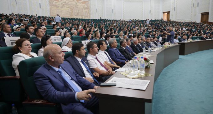 Чорабинии бошукӯҳи идона бахшида ба Рӯзи кормандони тибби Тоҷикистон