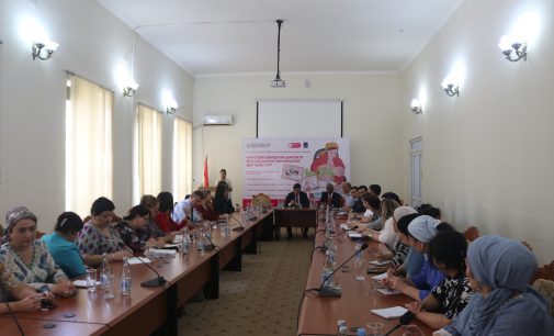 Даҳаи кӯмак ва дастгирии ғизодиҳӣ бо шири модар