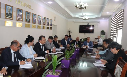 Ҷамолиддин Абдуллозода бо роҳбарияти Фонди Тоҷикистонии Оғохон ва Хадамоти Оғохон оид ба тандурустӣ дар Тоҷикистон мулоқот намуд