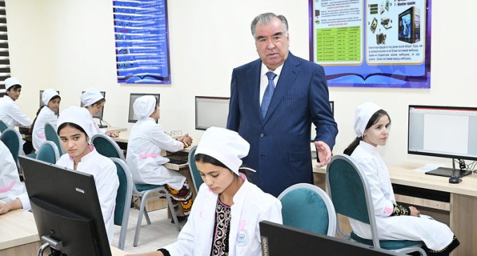 Ифтитоҳи Муассисаи ғайридавлатии таълимии ”Коллеҷи тиббии хусусӣ” дар ноҳияи Муъминобод