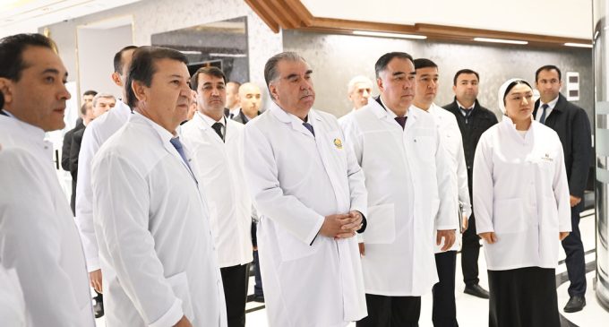 Сарвари давлат Эмомалӣ Раҳмон дар шаҳри Хуҷанд Маркази тибби байналмилалии «Мармед»-ро ба истифода доданд