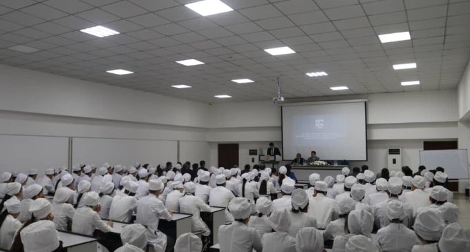 Вохурӣ бо устодону донишҷӯёни Донишгоҳи тиббӣ ҷиҳати пешгирии амалҳои коррупсионӣ