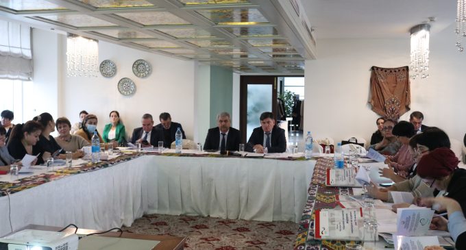 Оид ба минтақакунонии хизматрасонии тиббӣ ба занони ҳомила, ёрии таваллудӣ ва пас аз таваллуд мизи мудаввар баргузор шуд