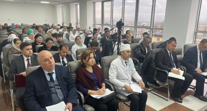 Вохурии Зулфия Абдусаматзода бо кормандони соҳа ва боздид аз муассисаҳои тандурустии ноҳияи Қубодиён