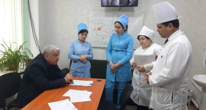 Боздиди Абдухолиқ Амирзода аз марказҳои саломатии шаҳри Хуҷанд