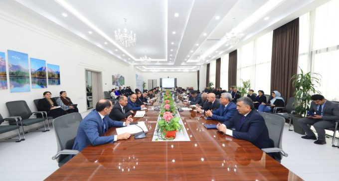 “СОЛИ МАЪРИФАТИ ҲУҚУҚӢ”. Вобаста ба ин чорабинӣ дар вазорат машғулияти омӯзишӣ  баргузор гардид